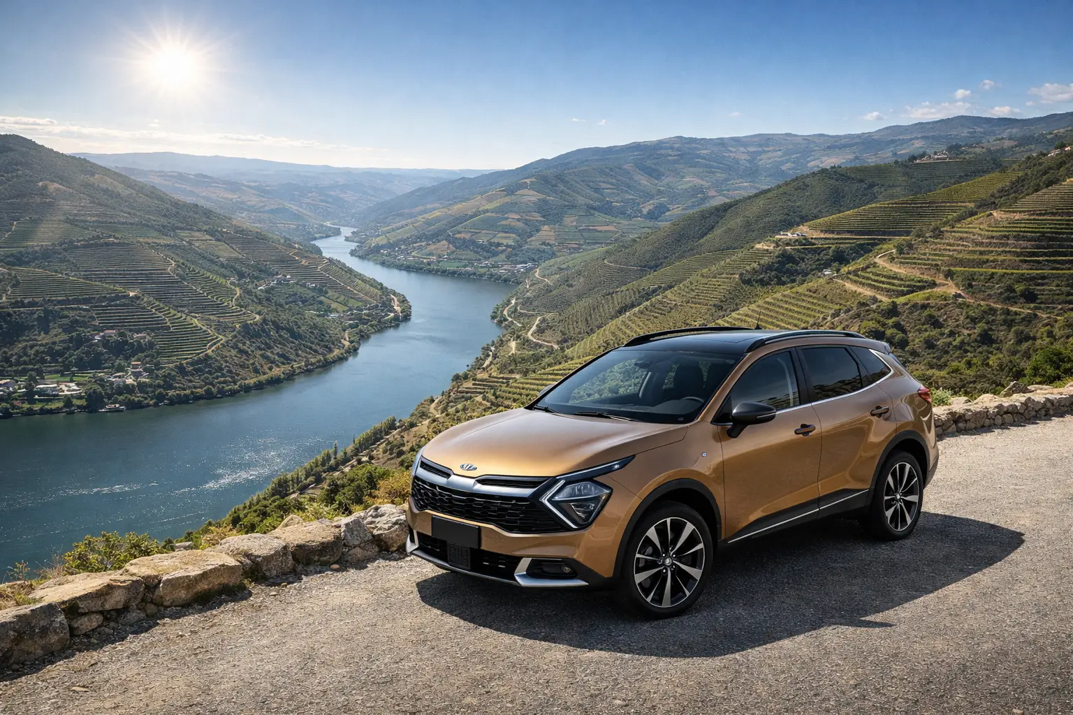 SUV su strada panoramica